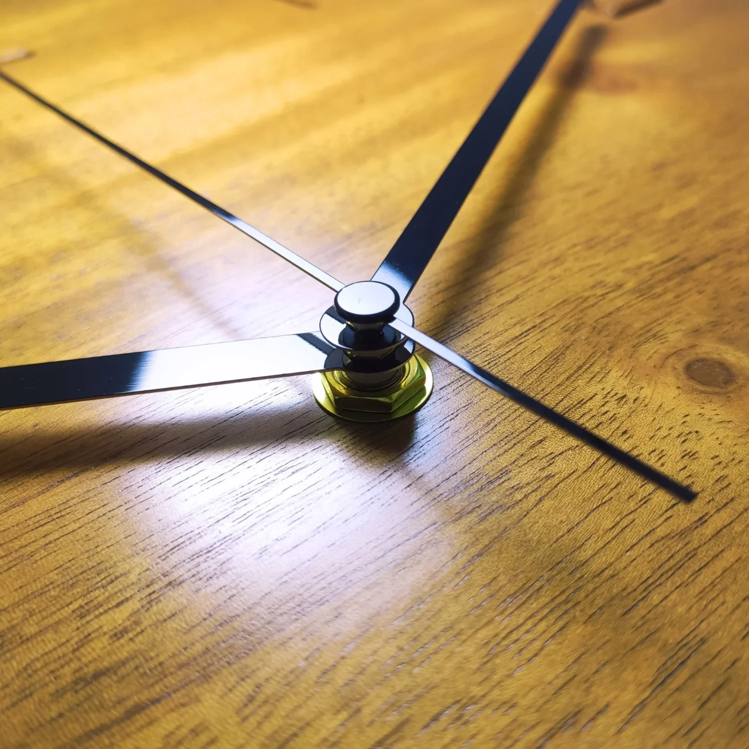 ecodeco-minimalist-elegance-hands Minimalist Elegance Solid Wood Wall Clock