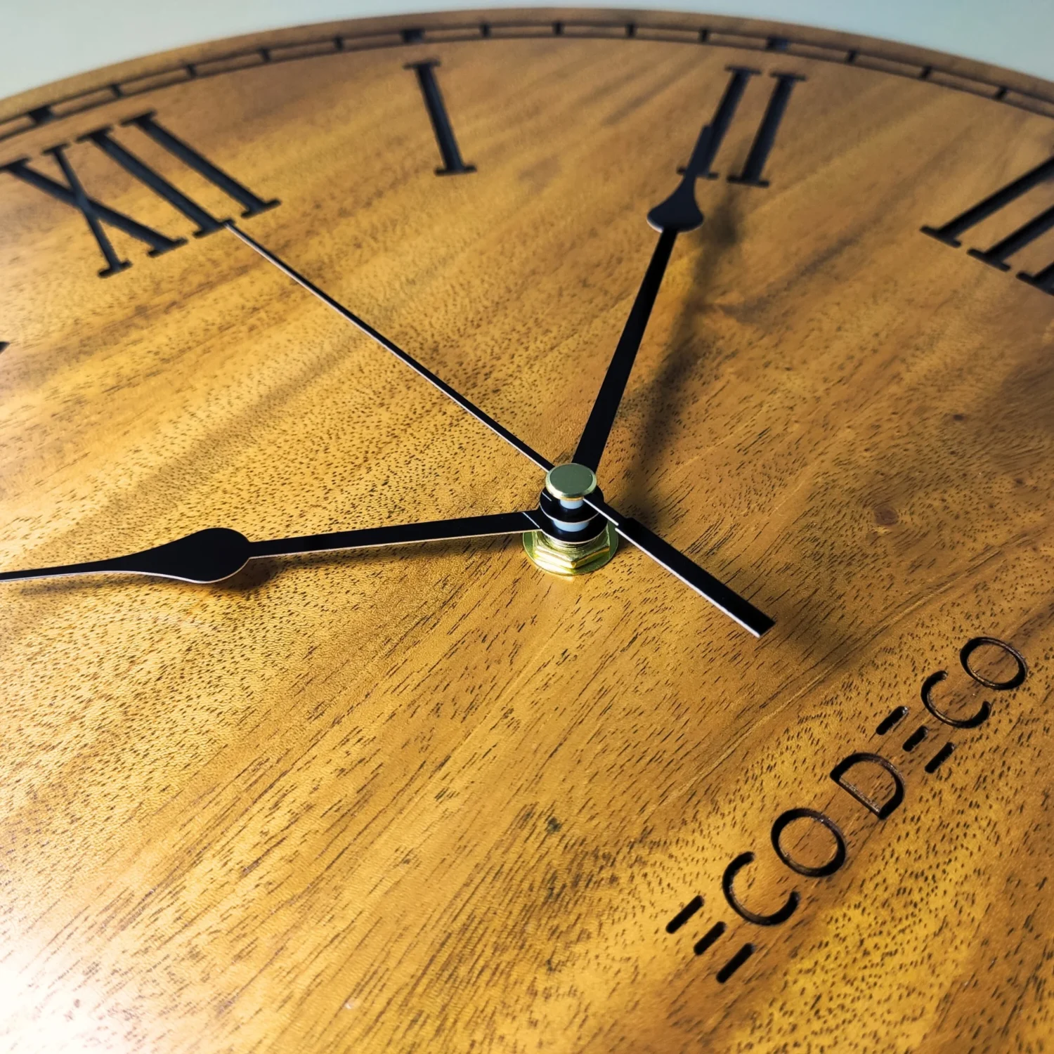 ecodeco- vintage-grain-hands Vintage Grain Solid Wood Wall Clock